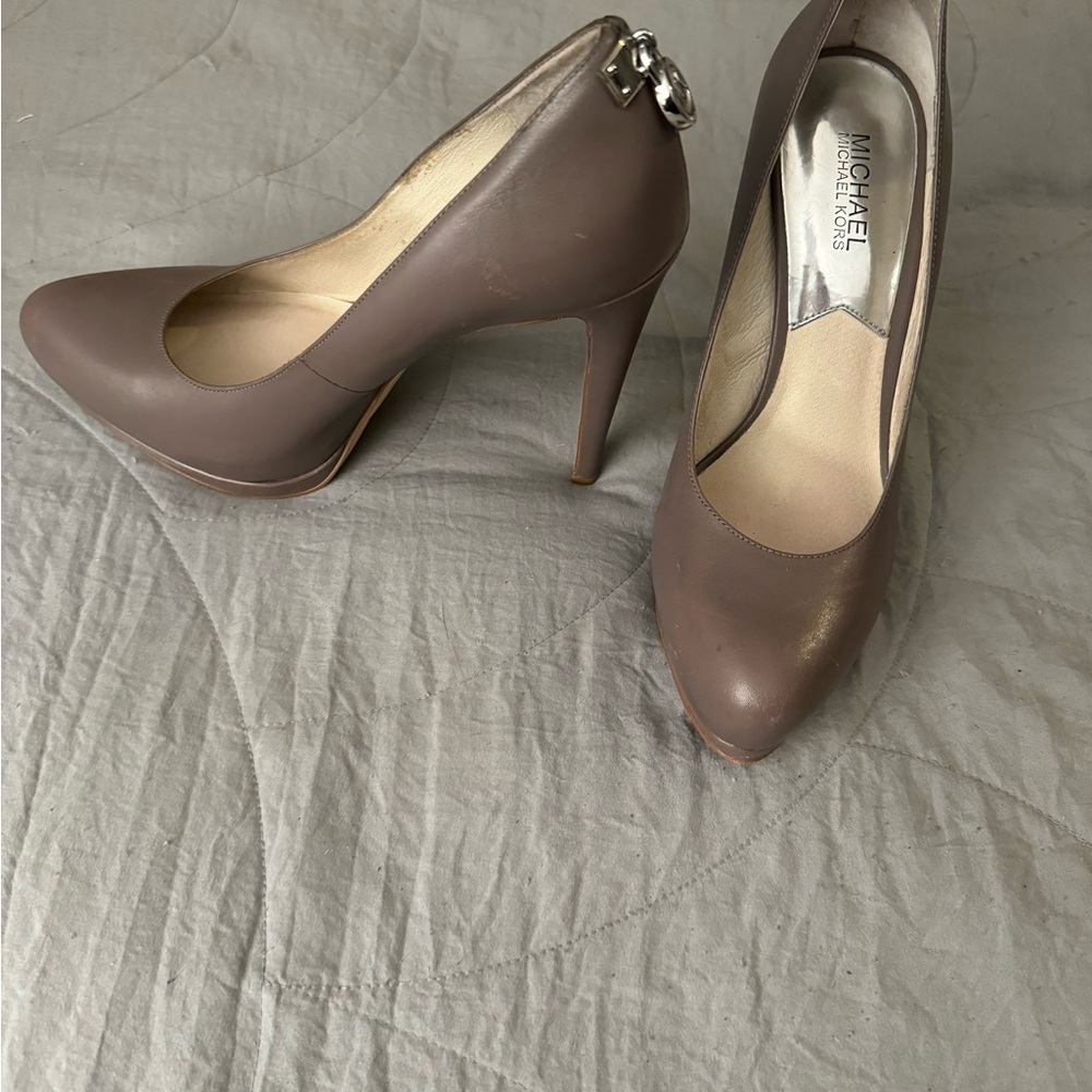 Pre owned in excellent condition